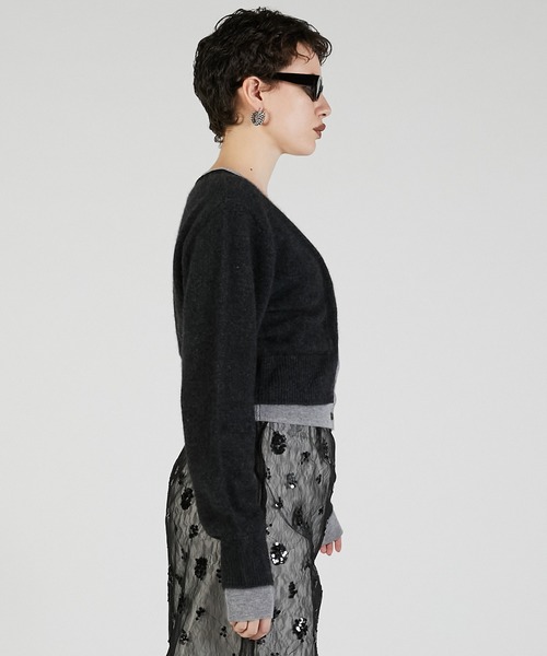 PRANK PROJECT（プランクプロジェクト）の「Vネックレイヤードカーデ / V-Neck Layered Cardigan（カーディガン/ボレロ・レディース・チャコールグレー/ライトイエロー/ブラウン・FREE）」の10枚目の写真