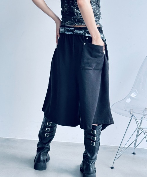 Y2K SYNAPSE FACTORY（ワイツーケー シナプスファクトリー）の「【Crush cut】ハーフパンツ（スウェットパンツ・レディース・ブラック/グレー・FREE）」の14枚目の写真