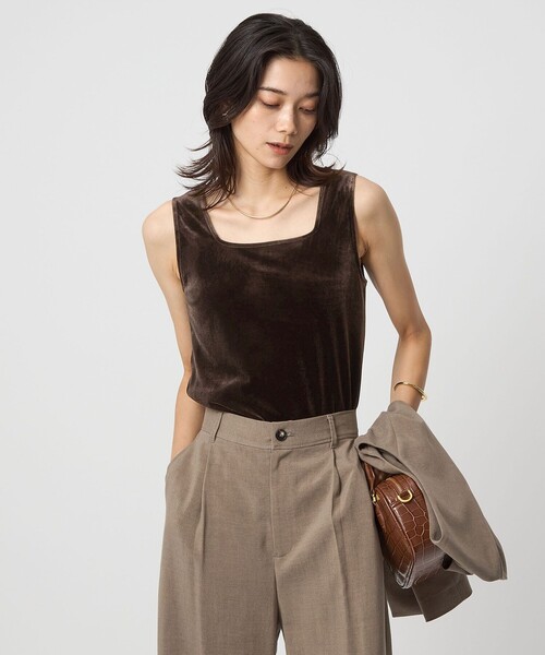 green label relaxing（グリーンレーベルリラクシング）の「ベロア タンクトップ（タンクトップ・レディース・ブラック/モカ/ダークブラウン・FREE）」の2枚目の写真