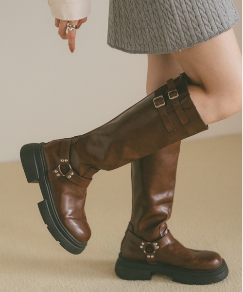 VANNIE U（ヴァニーユー）の「ダブルベルトロングブーツ（ブーツ・レディース・ブラウン/ブラック・S/M/L）」の20枚目の写真