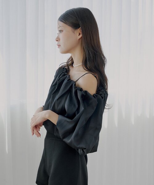 SALON by Chico】ギャザーバルーンオフショルブラウス（シャツ