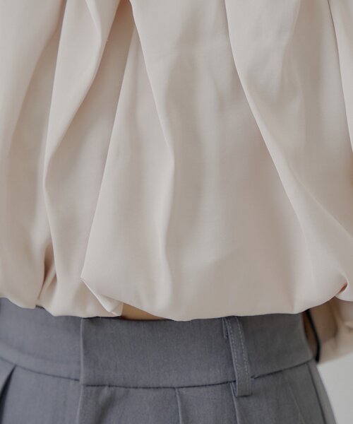 Chico（チコ）の「【SALON by Chico】ギャザーバルーンオフショルブラウス（シャツ/ブラウス・レディース・ブラック/ピンク/ブラウン/ホワイト・FREE）」の13枚目の写真