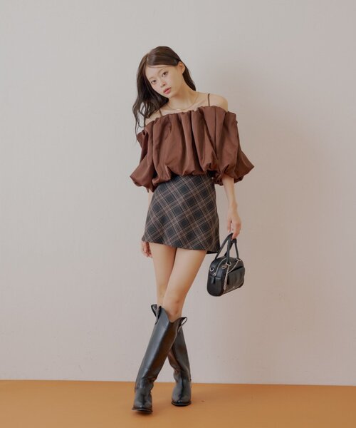 chico チコ ギャザーバルーンオフショルブラウス ピンク SALON by Chico】ギャザーバルーンオフショルブラウス | Chico