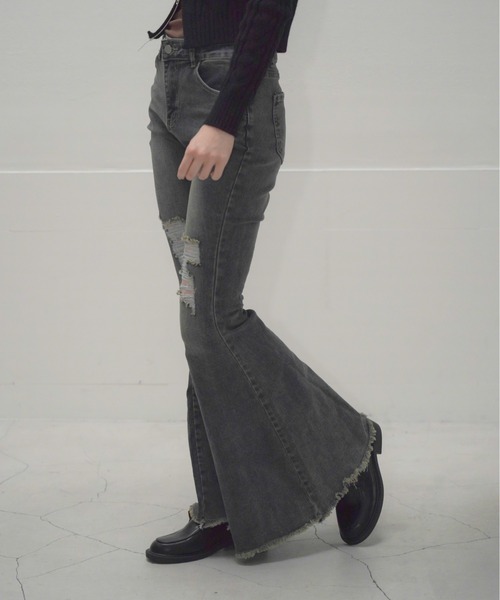 Mirette（ミレット）の「ハイウエストダメージフレアデニムパンツ / High Waist Damaged Flare Denim Pants（デニムパンツ・レディース・ネイビー・SMALL/MEDIUM/LARGE）」の9枚目の写真