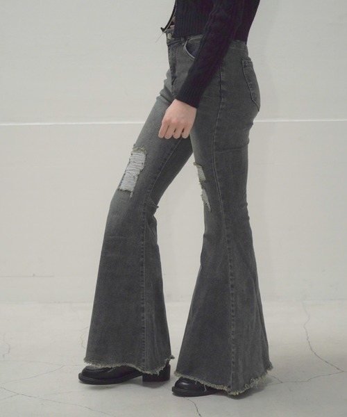 Mirette（ミレット）の「ハイウエストダメージフレアデニムパンツ / High Waist Damaged Flare Denim Pants（デニムパンツ・レディース・ネイビー・SMALL/MEDIUM/LARGE）」の10枚目の写真