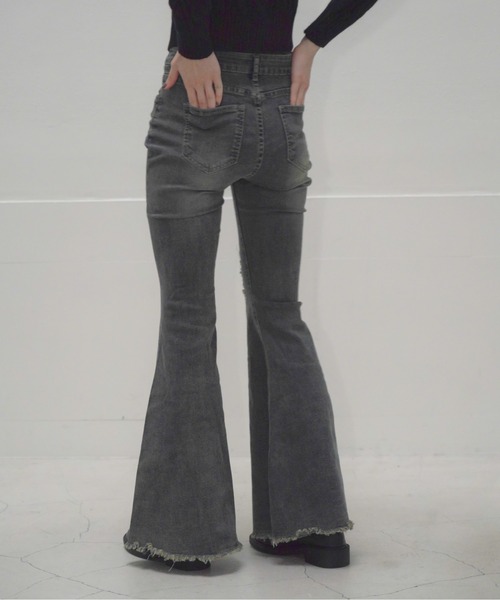 Mirette（ミレット）の「ハイウエストダメージフレアデニムパンツ / High Waist Damaged Flare Denim Pants（デニムパンツ・レディース・ネイビー・SMALL/MEDIUM/LARGE）」の12枚目の写真