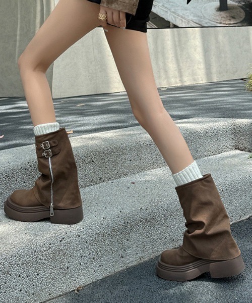 yuue' ( wear )(ユーイ)の「ダブルベルト厚底ミドルカバーブーツ(ブーツ・レディース・ブラウン/ブラック・24.5cm/23.5cm)」の19枚目の写真
