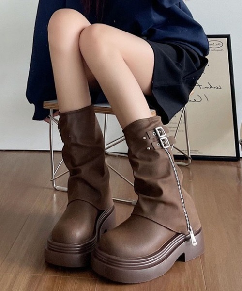 yuue' ( wear )(ユーイ)の「ダブルベルト厚底ミドルカバーブーツ(ブーツ・レディース・ブラウン/ブラック・24.5cm/23.5cm)」の13枚目の写真