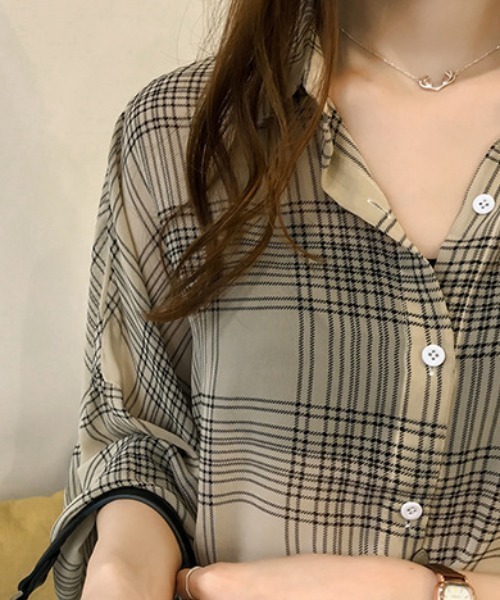 cammie(キャミー)の「シアーチェックシャツ(シャツ/ブラウス・レディース・ベージュ/ブラック・L/M)」の9枚目の写真