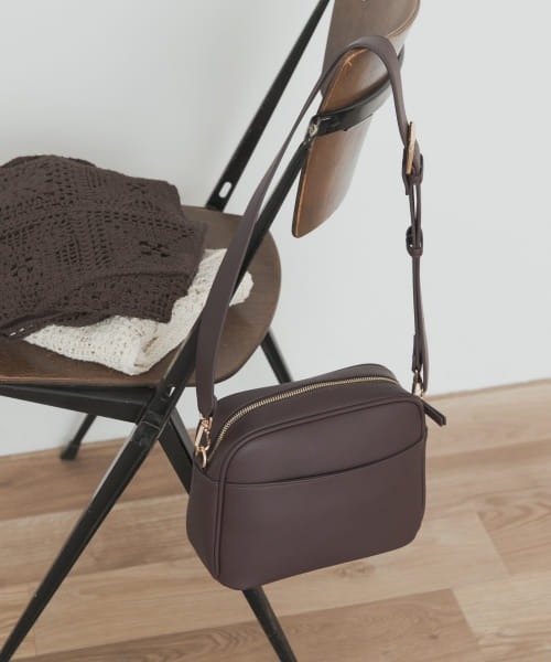 URBAN RESEARCH DOORS(アーバンリサーチドアーズ)の「2WAYスクエアショルダーバッグ(ショルダーバッグ・レディース・レッド系その他/ブラック・ONE)」の2枚目の写真