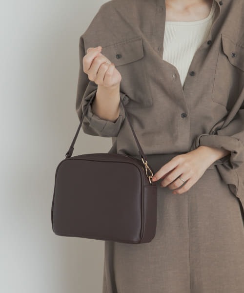 URBAN RESEARCH DOORS(アーバンリサーチドアーズ)の「2WAYスクエアショルダーバッグ(ショルダーバッグ・レディース・レッド系その他/ブラック・ONE)」の4枚目の写真