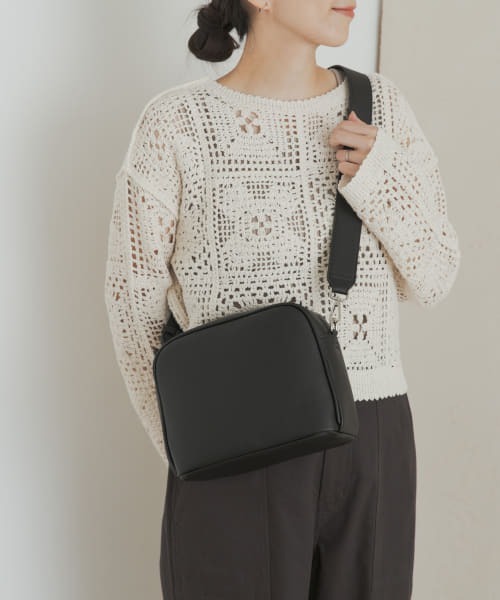 URBAN RESEARCH DOORS(アーバンリサーチドアーズ)の「2WAYスクエアショルダーバッグ(ショルダーバッグ・レディース・レッド系その他/ブラック・ONE)」の6枚目の写真