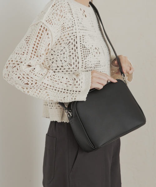 URBAN RESEARCH DOORS(アーバンリサーチドアーズ)の「2WAYスクエアショルダーバッグ(ショルダーバッグ・レディース・レッド系その他/ブラック・ONE)」の7枚目の写真