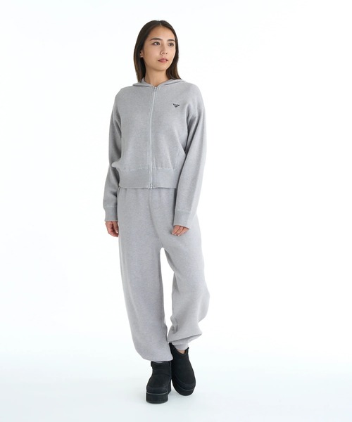 ROXY(ロキシー)の「HEART WAVE KNIT HOO /ロキシーロゴワンポイントジップアップニットフーディー・パーカー (SET UP・セットアップ対応可能・空港コーデ)(ニット/セーター・レディース・チャコールグレー/ブラウン/グレー・MEDIUM/LARGE)」の5枚目の写真