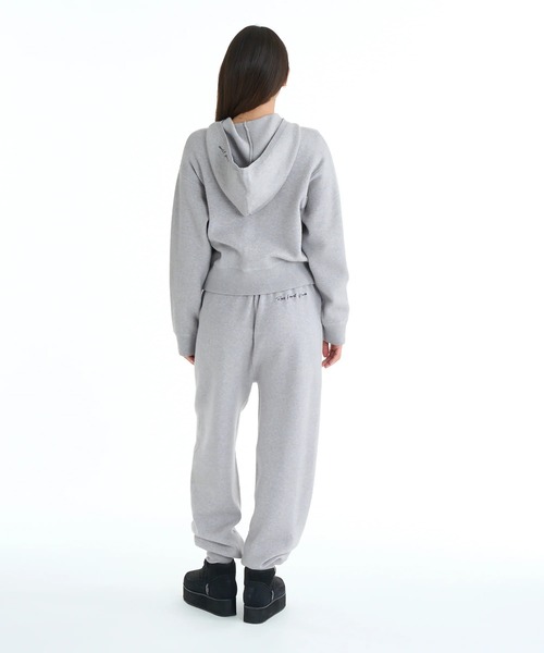 ROXY(ロキシー)の「HEART WAVE KNIT HOO /ロキシーロゴワンポイントジップアップニットフーディー・パーカー (SET UP・セットアップ対応可能・空港コーデ)(ニット/セーター・レディース・チャコールグレー/ブラウン/グレー・MEDIUM/LARGE)」の4枚目の写真