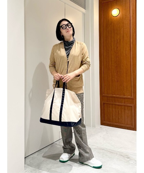 ESTNATION(エストネーション)の「J.B.ATTIRE / ナイロン キャンバス トートバッグ《ESTNATION EXCLUSIVE》(トートバッグ・レディース・オフホワイト/ネイビー・FREE)」の21枚目の写真