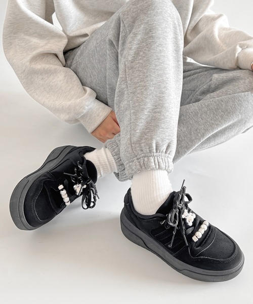 Shoes in Closet(シューズインクローゼット)の「厚底 パールチャーム付 ダブルシューレース コート スニーカー 5434(スニーカー・レディース・ブラック系その他6/イエロー系その他6・M/S/LL/L)」の5枚目の写真