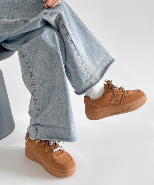 Shoes in Closet(シューズインクローゼット)の「厚底 パールチャーム付 ダブルシューレース コート スニーカー 5434(スニーカー・レディース・ブラック系その他6/イエロー系その他6・M/S/LL/L)」の13枚目の写真