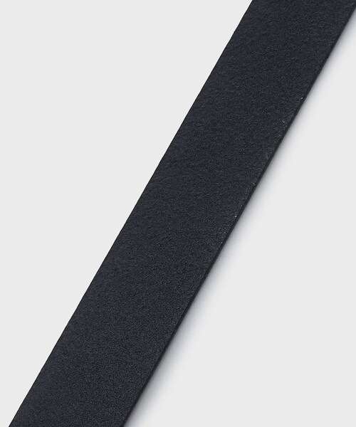 tk.TAKEO KIKUCHI（ティーケータケオキクチ）の「シンプルナローレザーベルト（ベルト・メンズ・ブラック/ブラック系1/ブラック系/ブラック系2・00）」の7枚目の写真