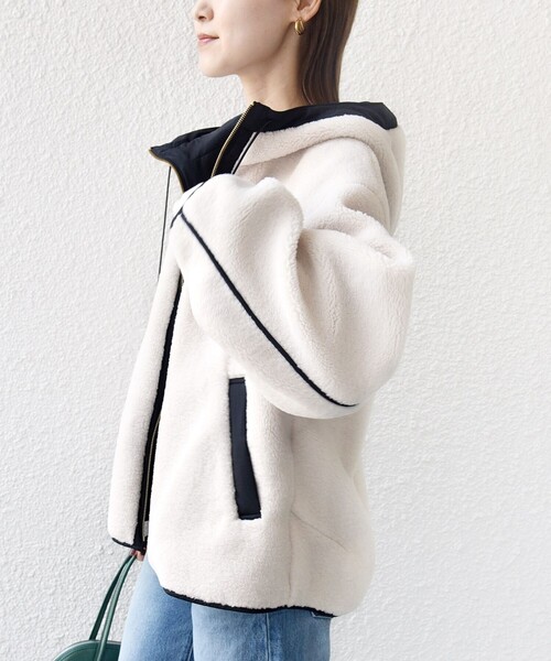 SHIPS（シップス）の「【WEB限定】ボア 配色 フード ブルゾン（ブルゾン・レディース・オフホワイト/チャコールグレー・ONE SIZE）」の19枚目の写真