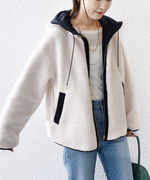 SHIPS（シップス）の「【WEB限定】ボア 配色 フード ブルゾン（ブルゾン・レディース・オフホワイト/チャコールグレー・ONE SIZE）」の22枚目の写真