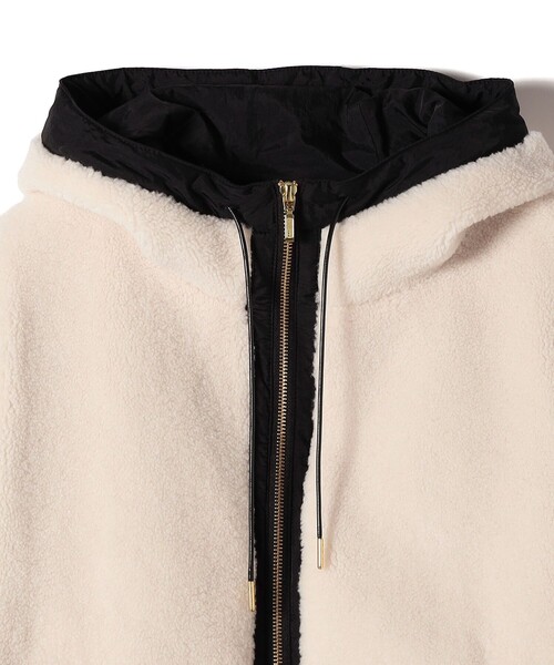 SHIPS（シップス）の「【WEB限定】ボア 配色 フード ブルゾン（ブルゾン・レディース・オフホワイト/チャコールグレー・ONE SIZE）」の5枚目の写真