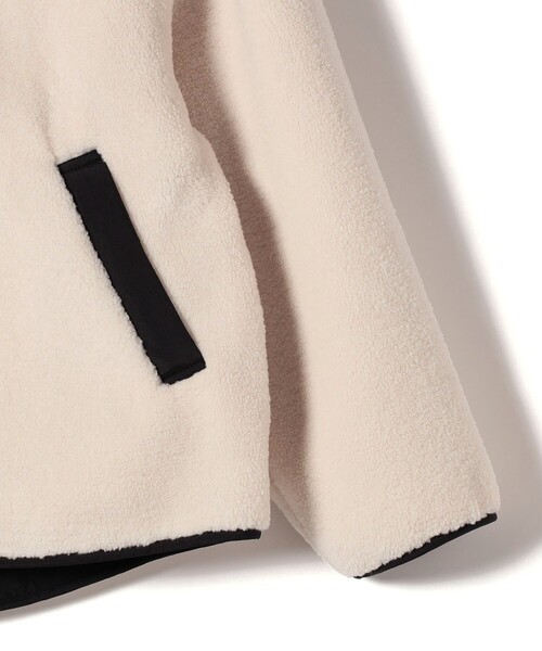 SHIPS（シップス）の「【WEB限定】ボア 配色 フード ブルゾン（ブルゾン・レディース・オフホワイト/チャコールグレー・ONE SIZE）」の6枚目の写真