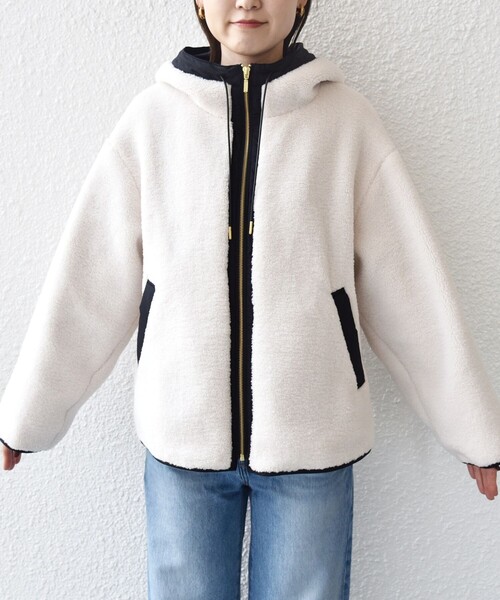 SHIPS（シップス）の「【WEB限定】ボア 配色 フード ブルゾン（ブルゾン・レディース・オフホワイト/チャコールグレー・ONE SIZE）」の13枚目の写真