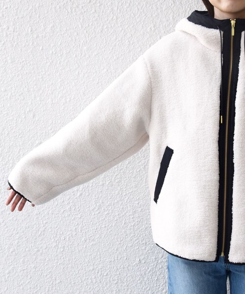 SHIPS（シップス）の「【WEB限定】ボア 配色 フード ブルゾン（ブルゾン・レディース・オフホワイト/チャコールグレー・ONE SIZE）」の16枚目の写真