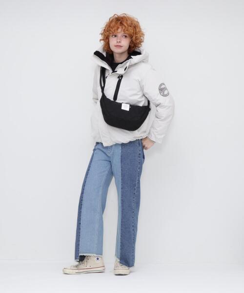 AVIREX(アヴィレックス)の「《WEB限定》MINI BONDING SHOULDER BAG/ミニボンディングショルダーバッグ(ショルダーバッグ・レディース・ブラック・F)」の11枚目の写真