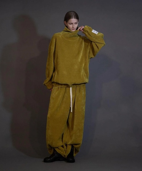 my beautiful landlet(マイビューティフルランドレット)の「【my beautiful landlet】 CHENILLE KNIT HIGH NECK PULLOVER(その他トップス・メンズ・ベージュ/ネイビー/イエロー/グリーン/ブラック・1/0)」の9枚目の写真