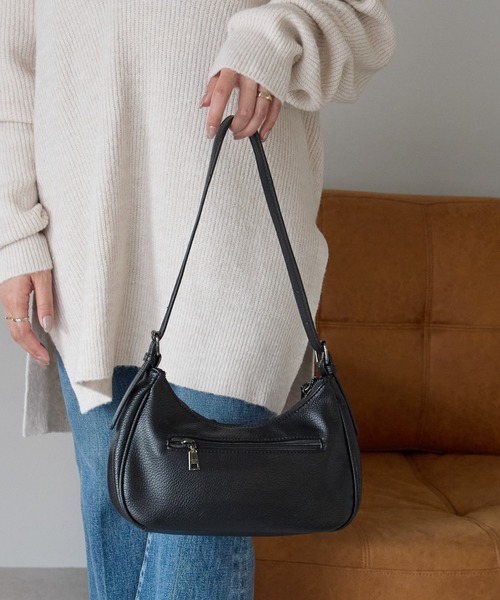 GUSCIO(グッシオ)の「【グッシオベーシック】アウトポケットショルダーバッグ(ショルダーバッグ・レディース・ブラック/グレー/シルバー/レッド/モカ・FREE)」の17枚目の写真