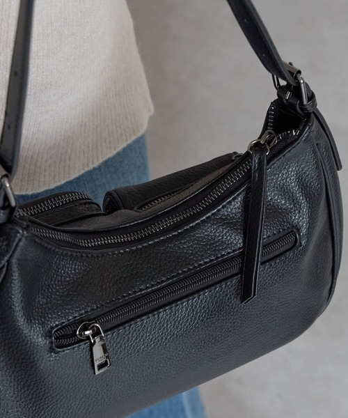 GUSCIO(グッシオ)の「【グッシオベーシック】アウトポケットショルダーバッグ(ショルダーバッグ・レディース・ブラック/グレー/シルバー/レッド/モカ・FREE)」の21枚目の写真