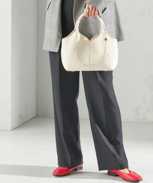 SHIPS（シップス）の「NUCLE:FIORE 2（ショルダーバッグ・レディース・ブラック/アイボリー・ONE SIZE）」の2枚目の写真