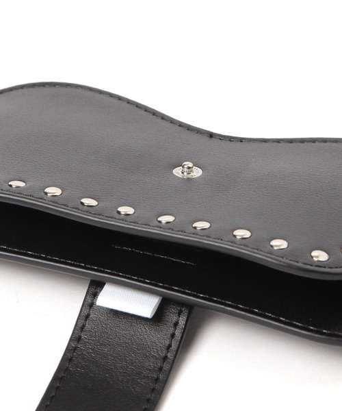 LAKOLE（ラコレ）の「スタッズサングラスケース(WOMEN) / 599476（サングラス・レディース・ブラック・FREE）」の2枚目の写真