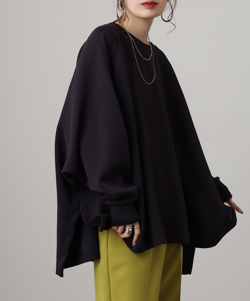 OMNES(オムネス)の「ソフトダンボールニットワイドシルエット長袖プルオーバー(ニット/セーター・レディース・チャコール/モカ・FREE)」の1枚目の写真
