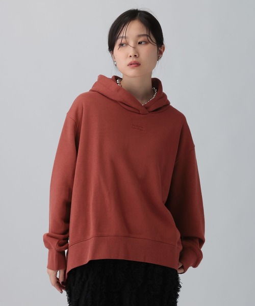 LEPSIM（レプシィム）の「チビロゴ刺繍パーカー　601682（パーカー・レディース・オフホワイト/ダークオレンジ/チャコールグレー・FREE）」の3枚目の写真