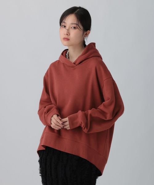 LEPSIM（レプシィム）の「チビロゴ刺繍パーカー　601682（パーカー・レディース・オフホワイト/ダークオレンジ/チャコールグレー・FREE）」の6枚目の写真