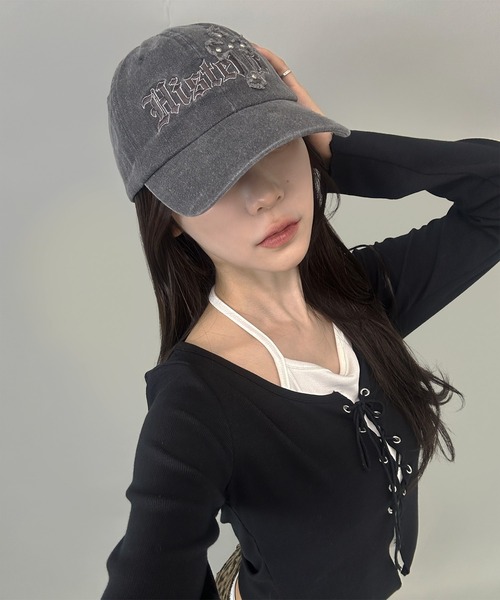 FOLLOWIN(フォロウィン)の「クロスモチーフ刺繍ロゴヴィンテージキャップ(キャップ・レディース・グレー/ベージュ/バーガンディー・FREE)」の4枚目の写真