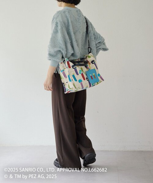 ear PAPILLONNER(イアパピヨネ)の「【はぴだんぶい×PEZ(ペッツ) ×ear】本革/カラビナ付きパス&キーケース(キーケース/キーアクセサリー・レディース・グレー/アイボリー/ブルー系その他・FREE)」の9枚目の写真