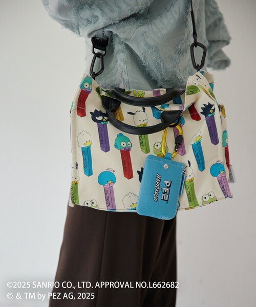 ear PAPILLONNER(イアパピヨネ)の「【はぴだんぶい×PEZ(ペッツ) ×ear】本革/カラビナ付きパス&キーケース(キーケース/キーアクセサリー・レディース・グレー/アイボリー/ブルー系その他・FREE)」の11枚目の写真