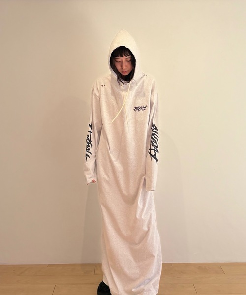 HOLIDAY（ホリデイ）の「SUPER FINE DRY DAMAGE L/S HOODED DRESS (CIRCULATION) スーパーファインドライダメージロングスリーブフーデッドドレス (サーキュレーション)（ワンピース・レディース・レッド/シルバーグレー/ブラック・ONE SIZE）」の16枚目の写真