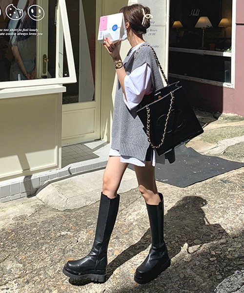 DAY CLOSET（デイ クローゼット）の「【中厚手】Vネック フレンチスリーブ リブ ニット ベスト レディース（ベスト・レディース・グレー/ブラック/ライトグレー・FREE）」の15枚目の写真