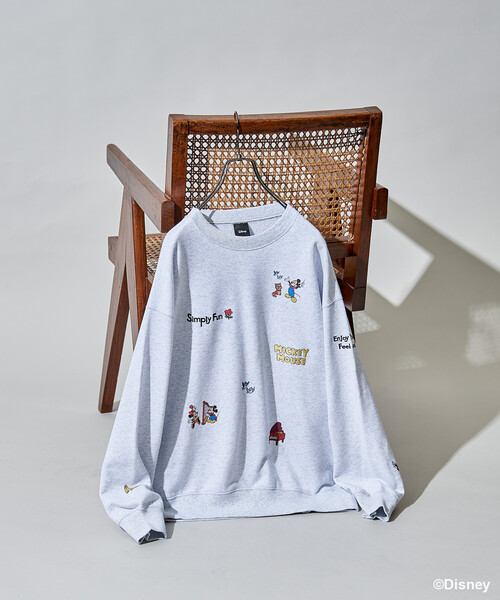 MICKEY MOUSE】レトロ 刺繍スウェット/ミッキーマウス（スウェット