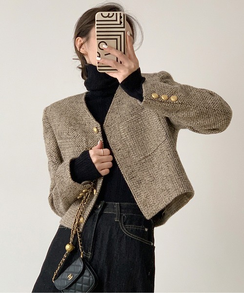 CHUL(チュル)の「ゴールドボタンクロップドツイードジャケット(その他アウター・レディース・カーキ・SMALL/MEDIUM/LARGE)」の2枚目の写真