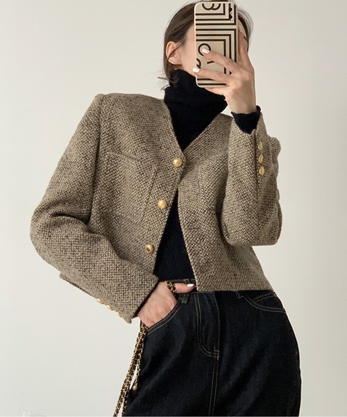 CHUL(チュル)の「ゴールドボタンクロップドツイードジャケット(その他アウター・レディース・カーキ・SMALL/MEDIUM/LARGE)」の4枚目の写真