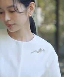 green label relaxing | ウェーブ&フェイクパール ブローチ(ブローチ/コサージュ)