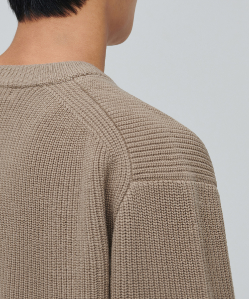 MUSINSA STANDARD（ムシンサスタンダード）の「ラムウールリブVネックニット[ベージュ]（ニット/セーター・メンズ・その他・SMALL/MEDIUM/LARGE/X-LARGE/XX-LARGE）」の4枚目の写真