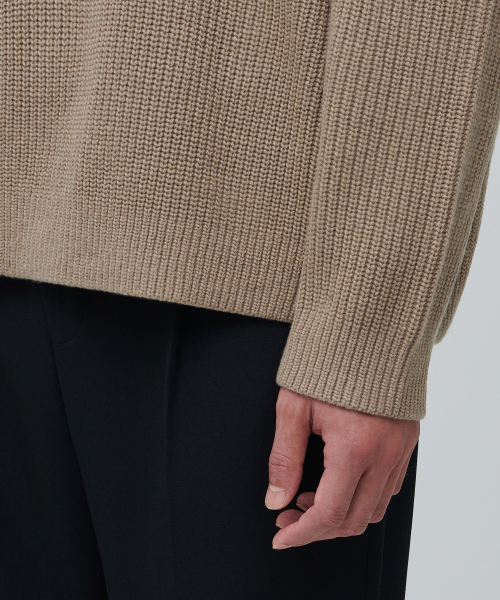 MUSINSA STANDARD（ムシンサスタンダード）の「ラムウールリブVネックニット[ベージュ]（ニット/セーター・メンズ・その他・SMALL/MEDIUM/LARGE/X-LARGE/XX-LARGE）」の5枚目の写真