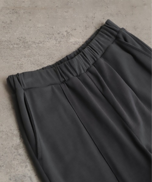NOMBRE IMPAIR(ノンブルアンペール)の「フライス天竺コンビ カットパンツ(その他パンツ・レディース・チャコールグレー/キナリ・FREE)」の16枚目の写真